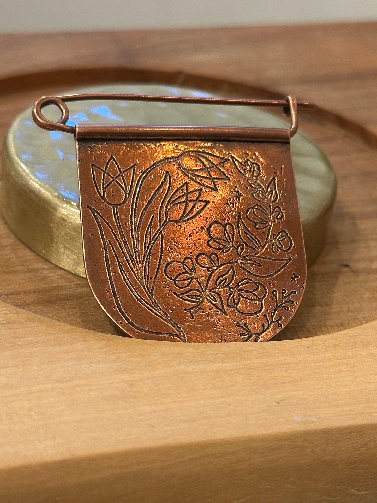 Swaying Spring flowers Brooch // Copper no. 1