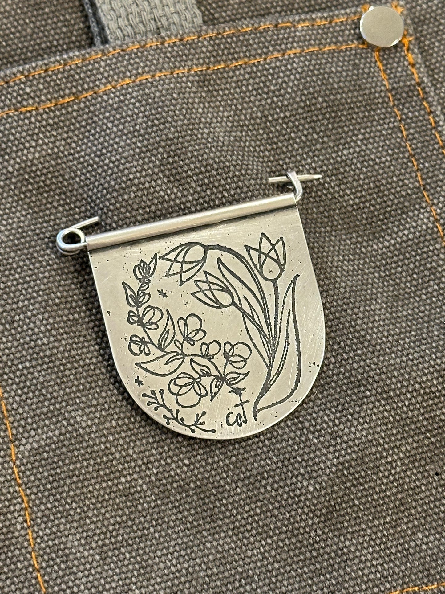 Swaying Spring flowers Brooch // Sterling