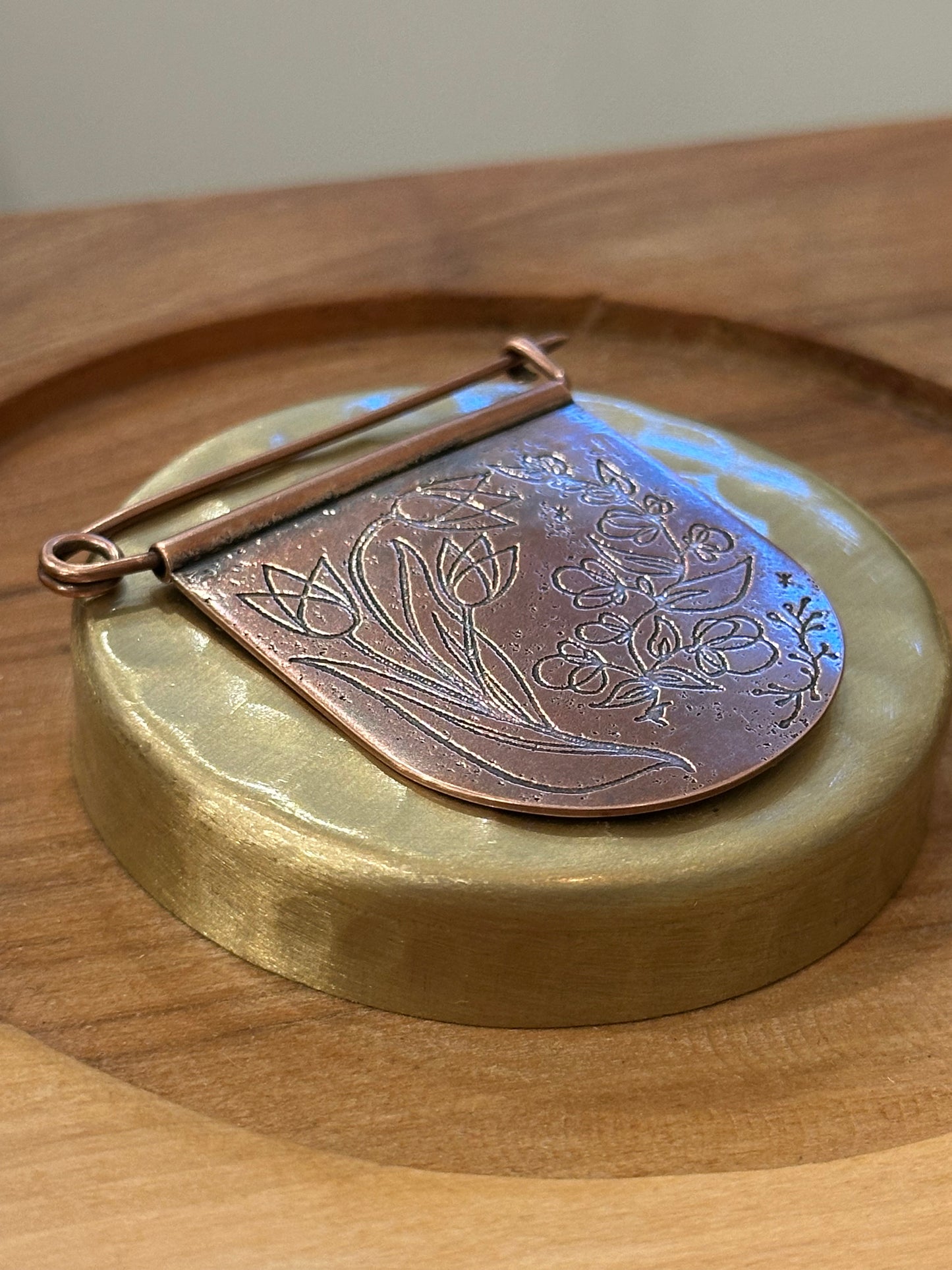 Swaying Spring flowers Brooch // Copper no. 1