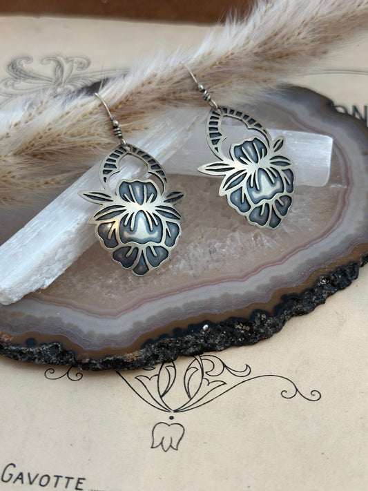 Nordic Folklore Blooms // Iris